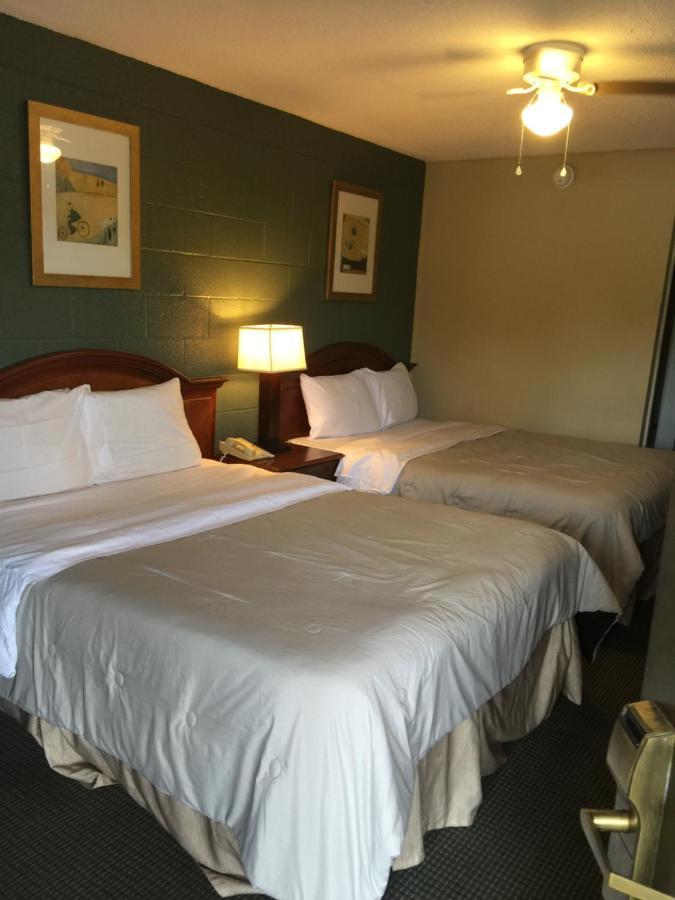 Hope Inn Lenox Extérieur photo