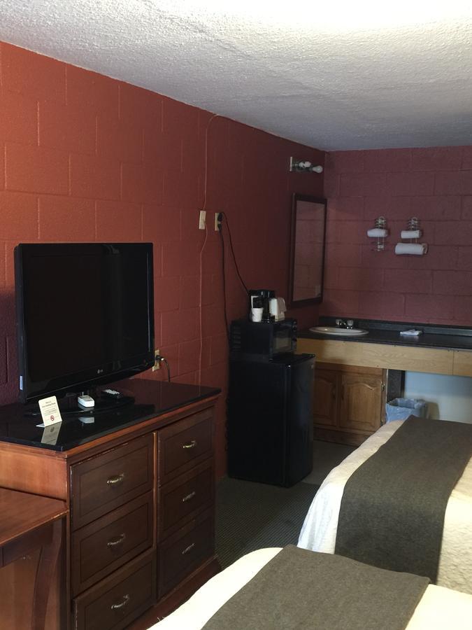 Hope Inn Lenox Extérieur photo