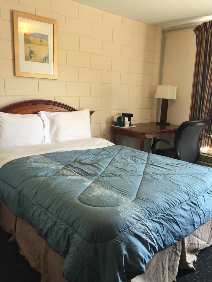 Hope Inn Lenox Extérieur photo